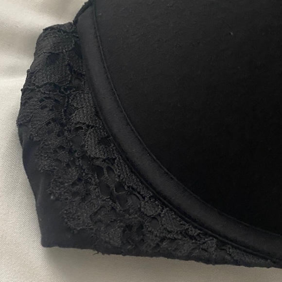 Victoria's Secret Black Lace-Trim Push-Up Bra Size 38C Pre Owner - Picture 2 of 12